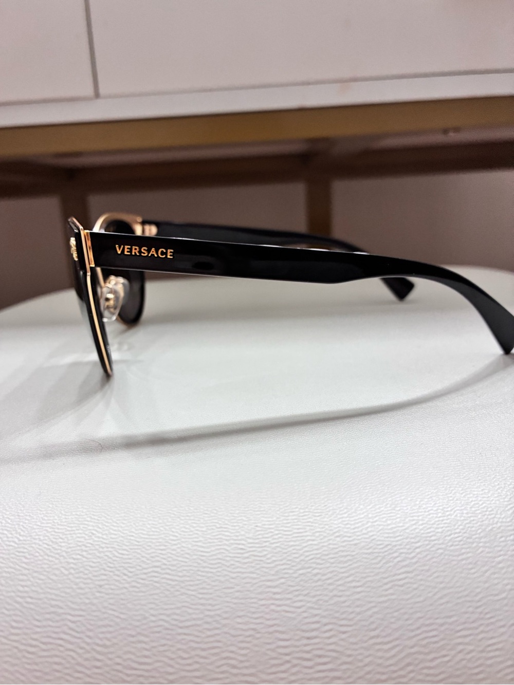 Versace Black and Gold Cat-Eye Sunglasses NEW - Picture 3 of 6